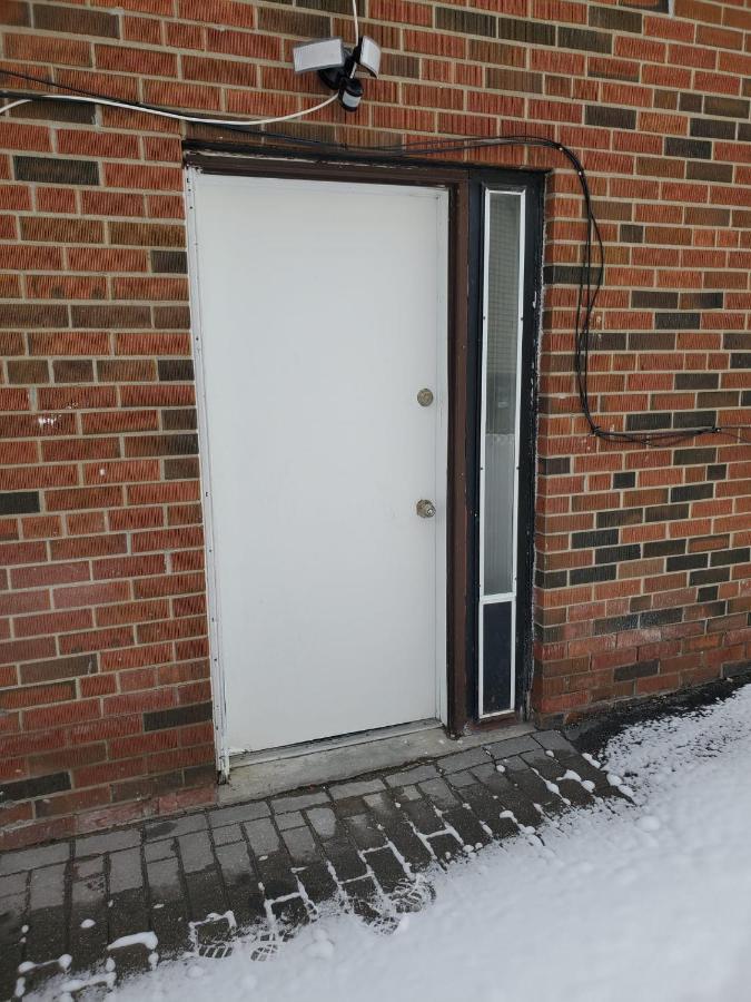 Maxwell Esabu Toronto Exterior foto